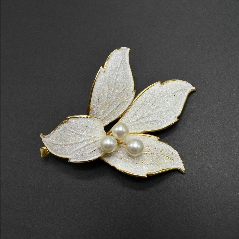 Vintage Lily Flower Brooch Pin Gold Metal Cream Glitter Faux Pearl Granny Chic